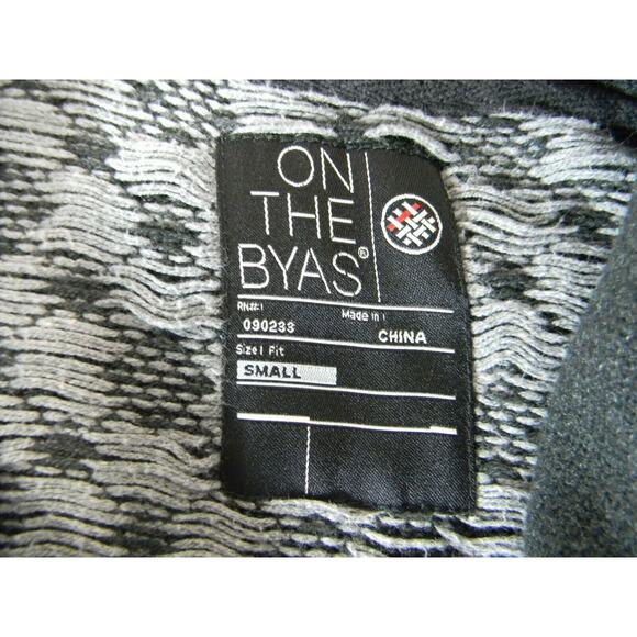 On The Byas cardigan Sweater men's small grey snowflake FairIsle - Picture 9 of 10